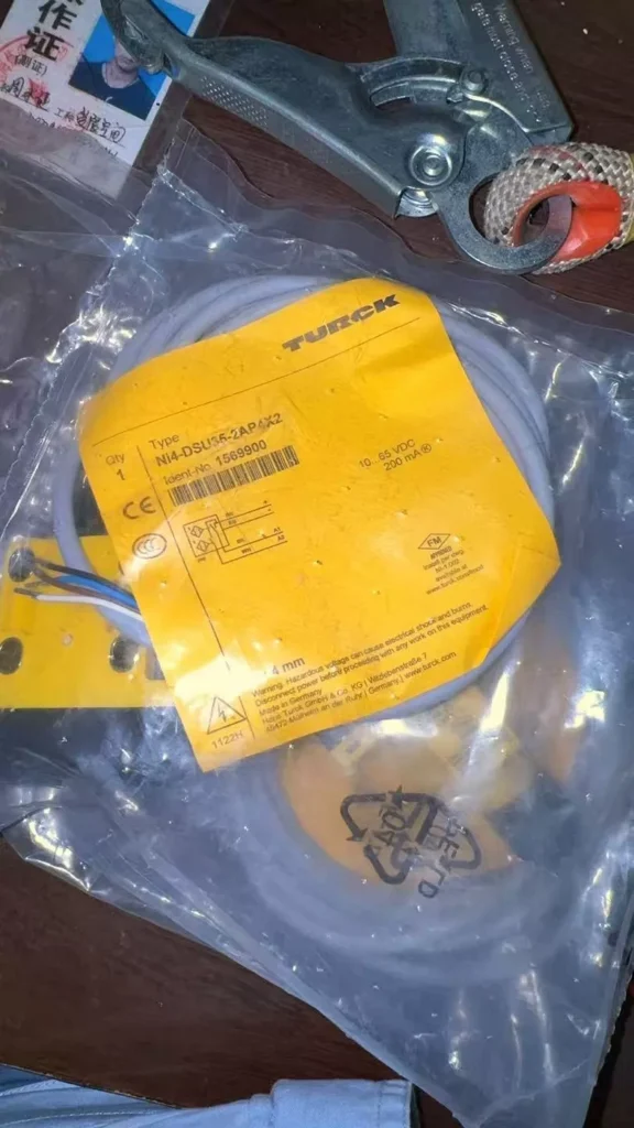 Turck BI5-M18-Y1X-H1141 / NI4-DSU15-2AP/M2 Inductive Proximity Sensor thumbnail