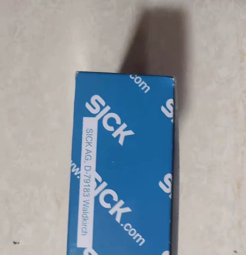 SICK WL100-2P3439 Photoelectric Sensor