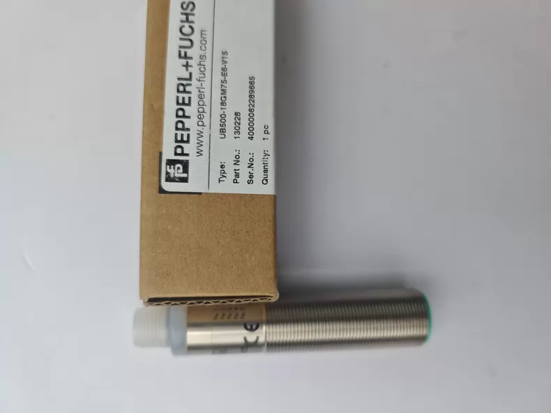 Pepperl+Fuchs Ultrasonic Sensor UB500-18GM75-E6-V15 thumbnail