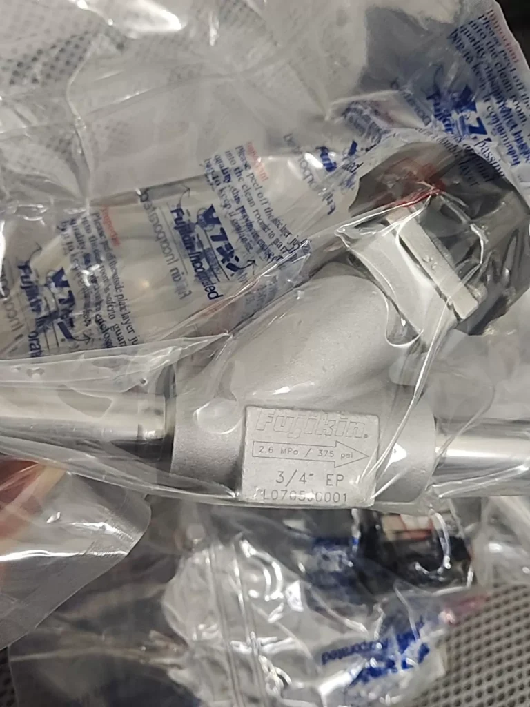 Fujikin CF-HFC750-10PC2FSM-BK-KZ Valve thumbnail