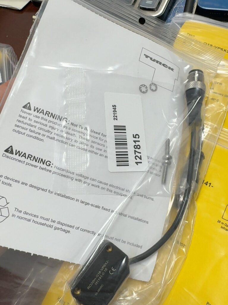 Turck RO20M-Q18-VP6X2-H1141-0.15 Photoelectric Sensor thumbnail