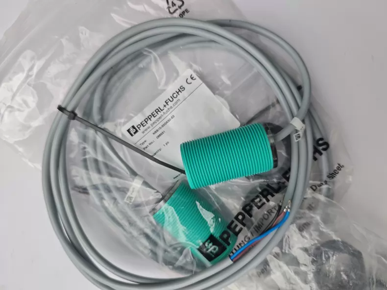 Pepperl+Fuchs Proximity Sensor NBB10-30GK50-E2 thumbnail