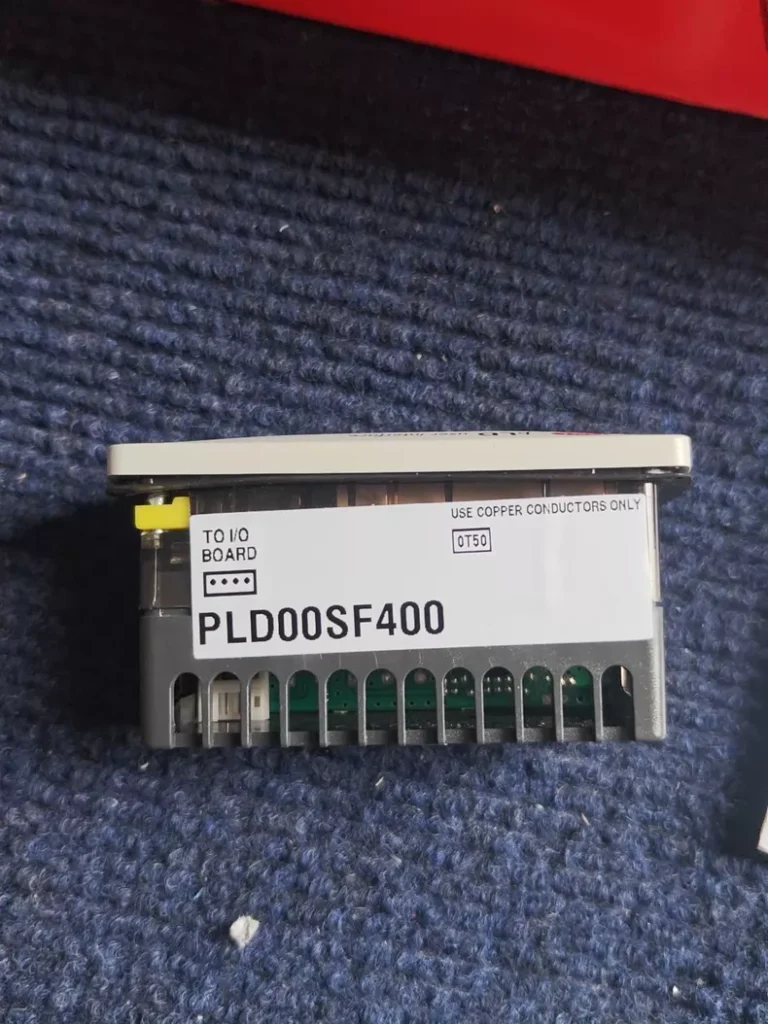 CAREL PLD00SF400 Controller thumbnail