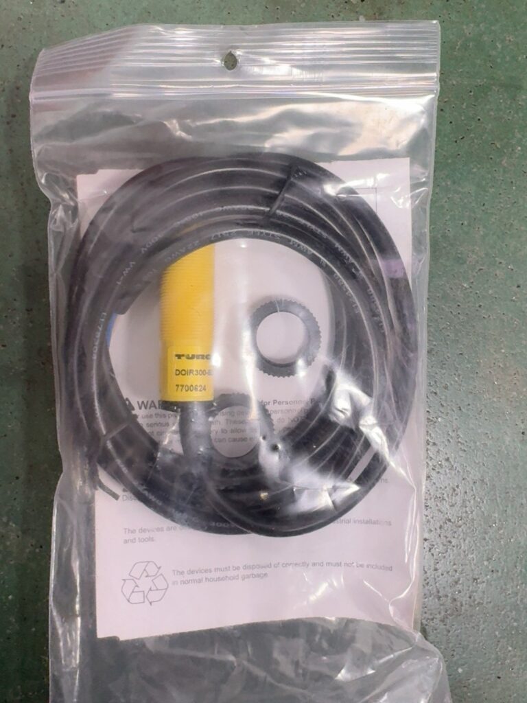 Turck DOIR300-BS18-VP6X2E Proximity Sensor thumbnail
