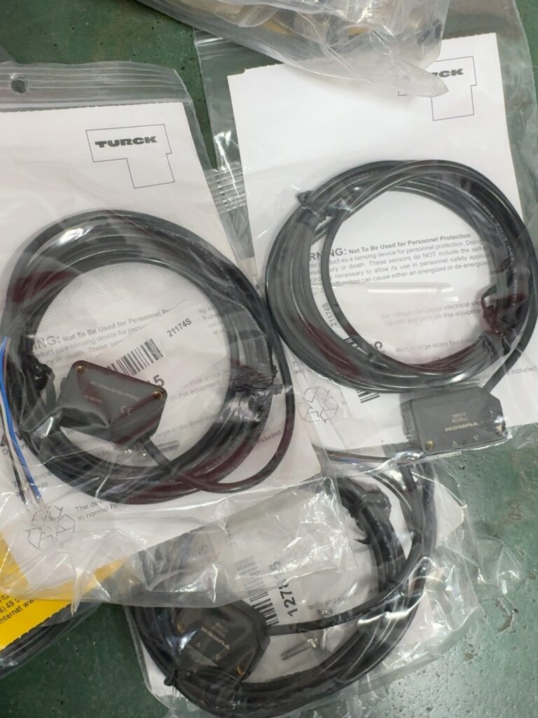 Turck RO20m-Q18-VP6X2 Photoelectric Sensor thumbnail