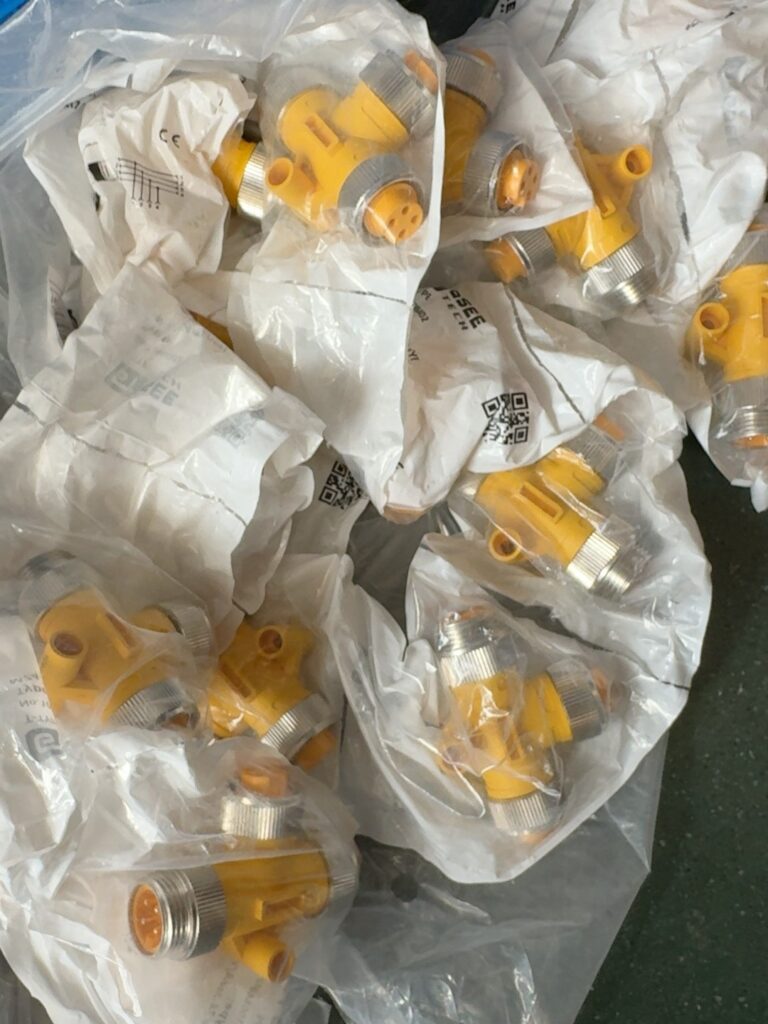 GSEE MZ4-2MK4/YE/HYE Connector thumbnail