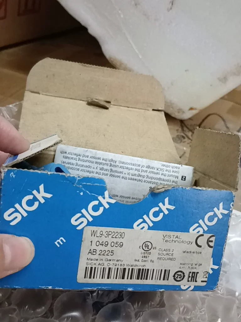 SICK WL9-3P2230 Sensor thumbnail