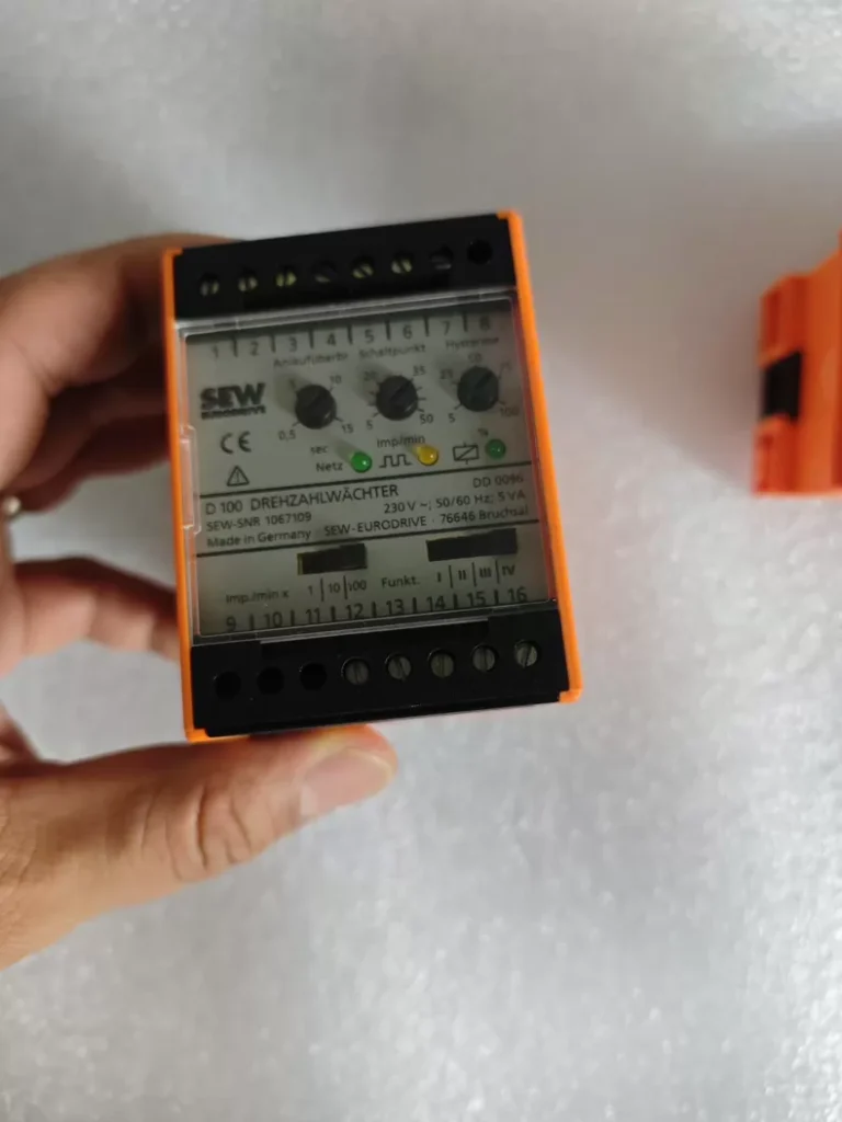 SEW-EURODRIVE Controller SNR1067109 thumbnail