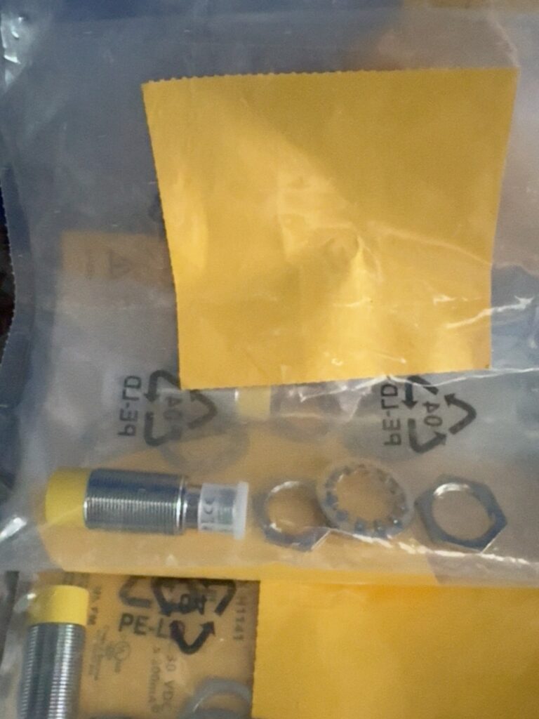 Turck NI14-M18-AP6X-H1141 Proximity Sensor thumbnail
