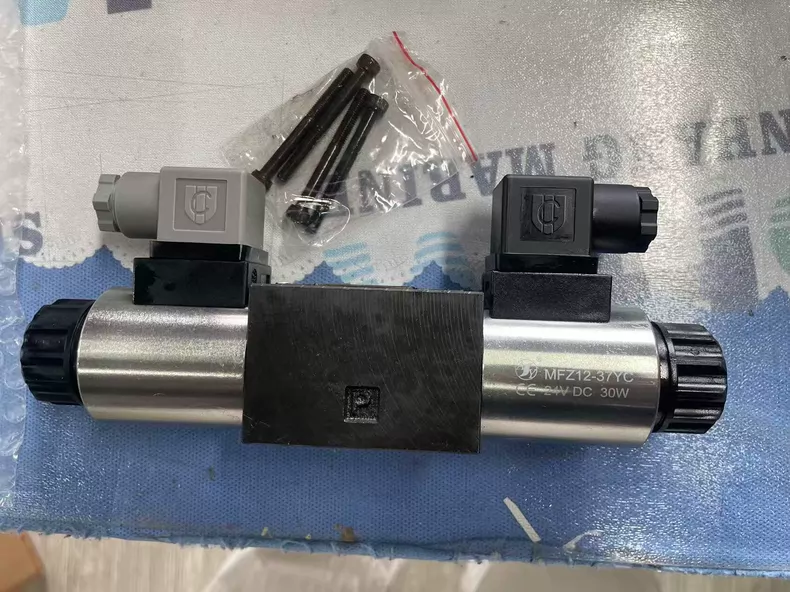 Bosch Rexroth Solenoid Valve NFC-HD-HF6D/CG24M0-DT thumbnail