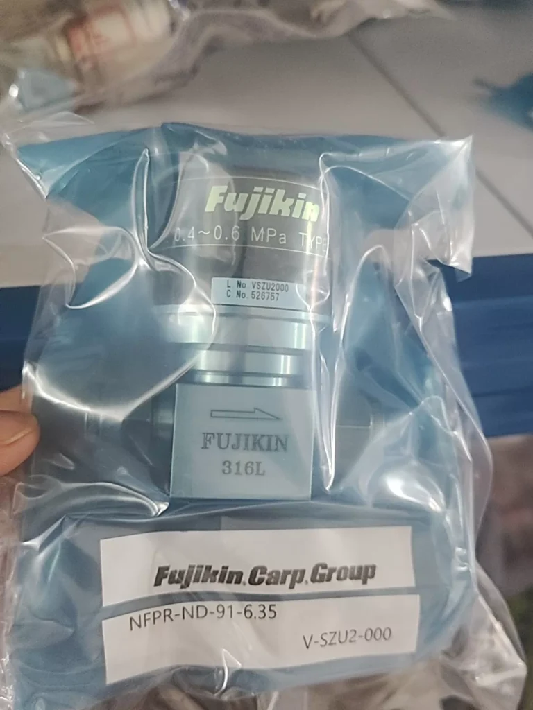 Fujikin NFPR-ND-91-6.35 Diaphragm Valve thumbnail