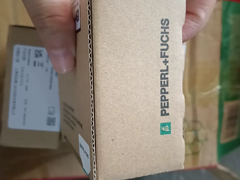 Pepperl+Fuchs GLV18-8-450/73/120 Proximity Sensor thumbnail