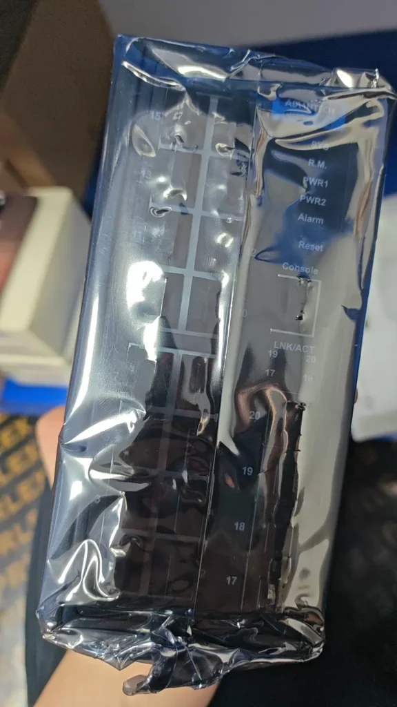 Advantech EKI-7720G-4FI-AE Industrial Switch thumbnail