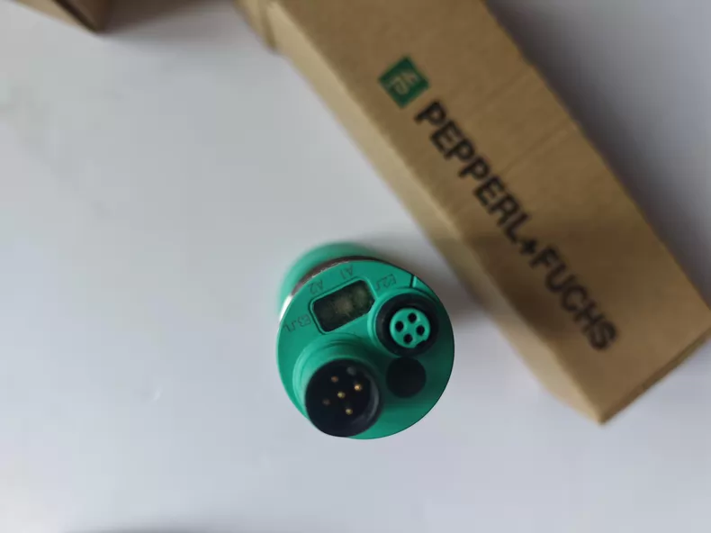 Pepperl+Fuchs Ultrasonic Sensor UC4000-30GM-E6R2-V15
