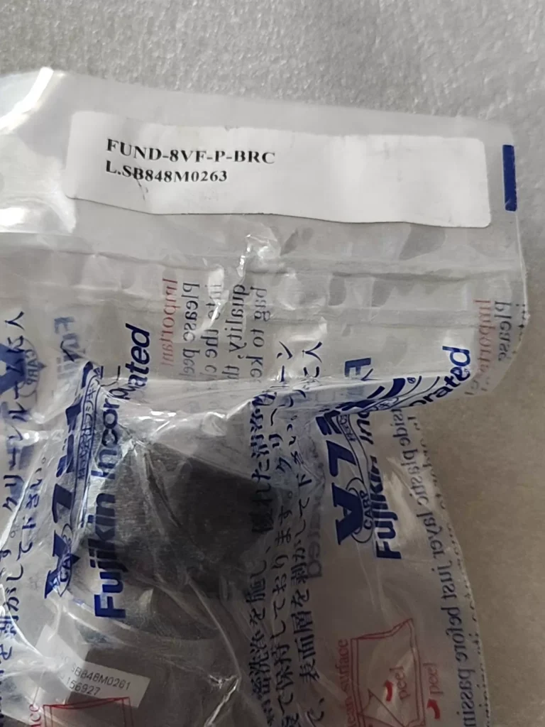Fujikin FUND-8VF-P-BRC Diaphragm Valve thumbnail