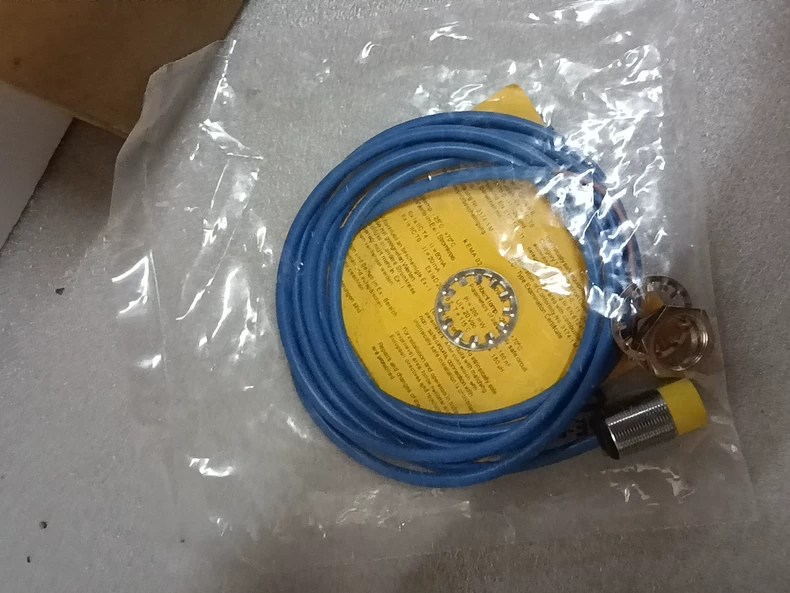 Turck NI10-G18-Y1X Proximity Sensor thumbnail