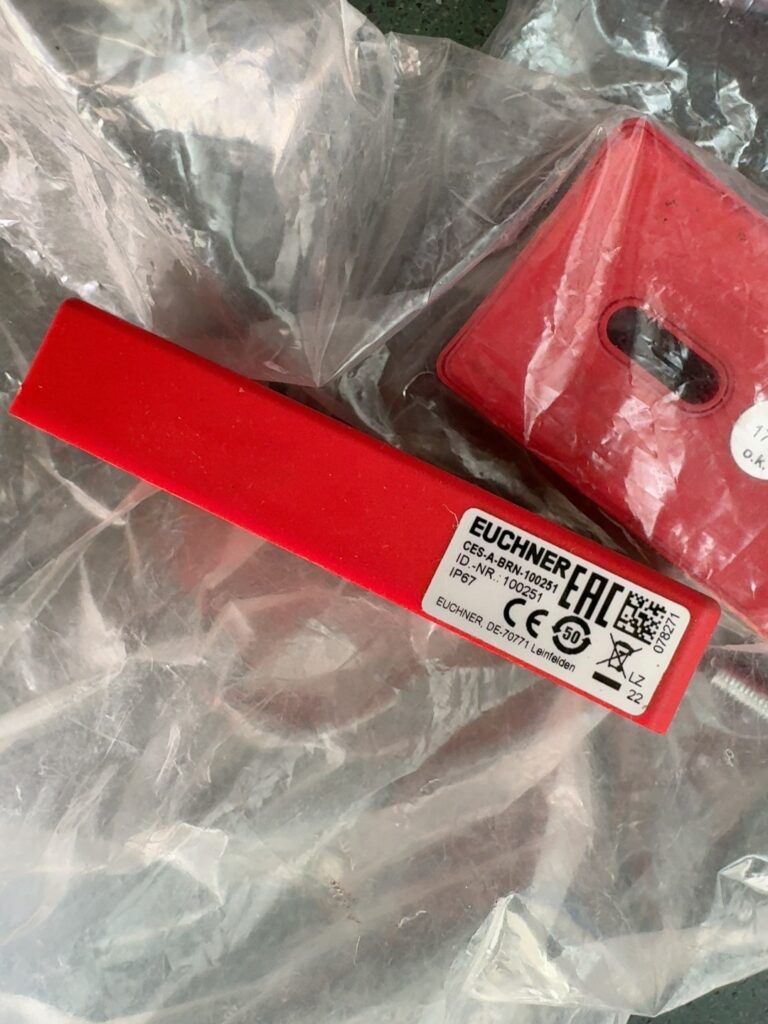 Euchner CES-A-BRN-100251 Switch thumbnail