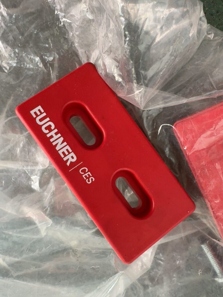 Euchner CES-A-BRN-100251 Switch thumbnail