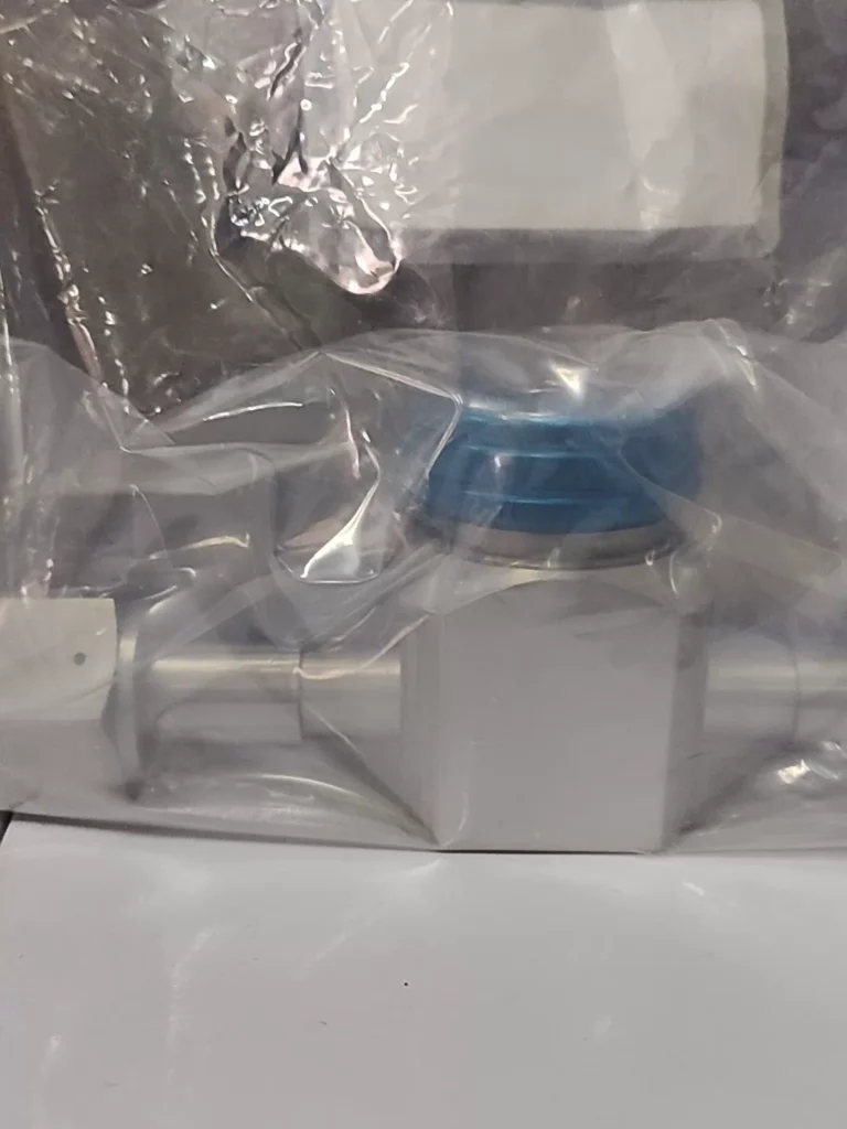 Fujikin S12HFDV-VF-PF-P-TS Diaphragm Valve thumbnail