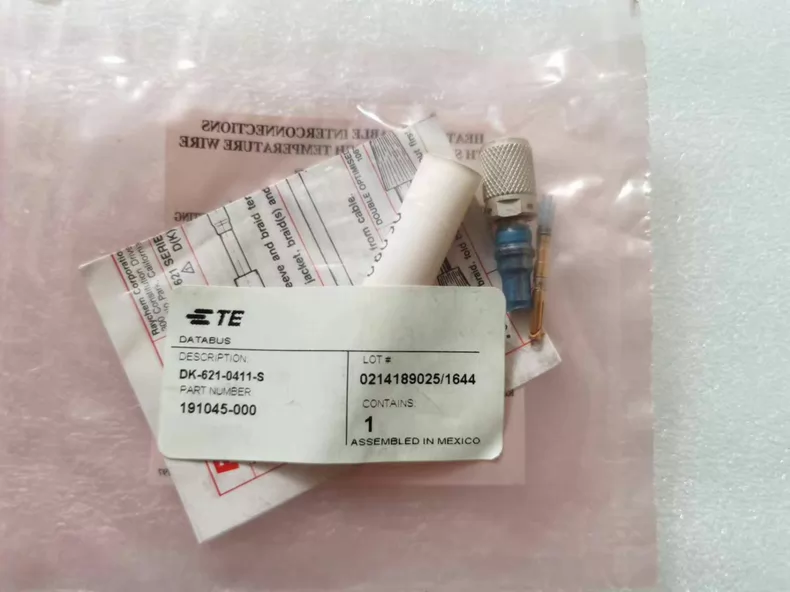 TE Connectivity DK-621-0411-P Data Bus Plug
