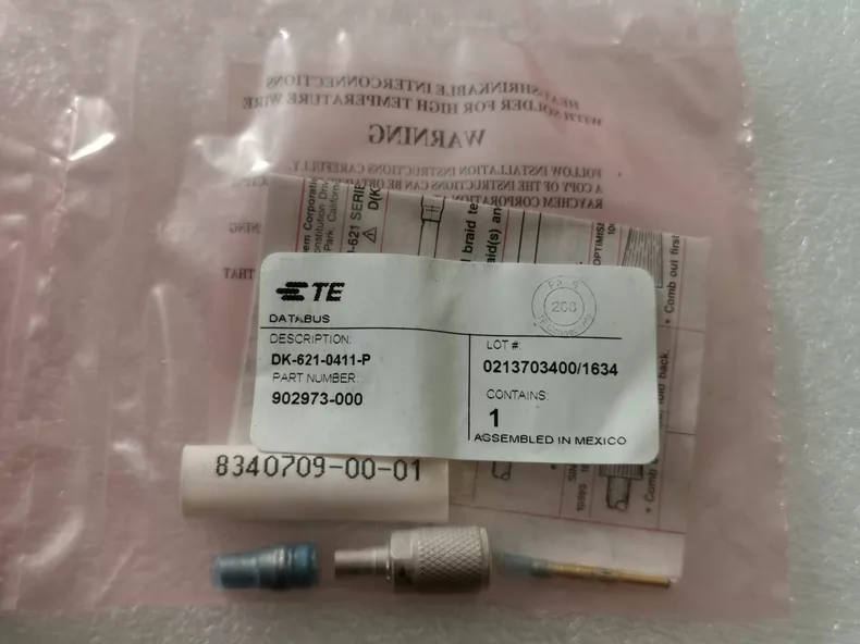TE Connectivity DK-621-0411-P Data Bus Plug thumbnail