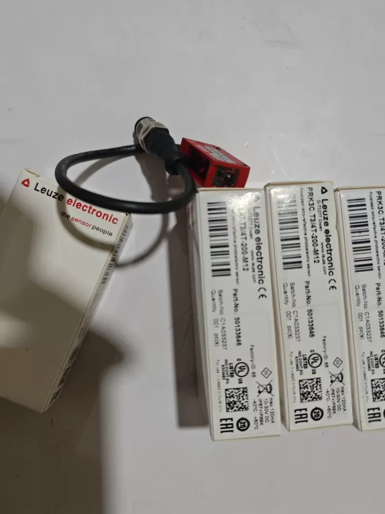 Leuze electronic Photoelectric Sensor PRK3C.T3/4T-200-M12 thumbnail