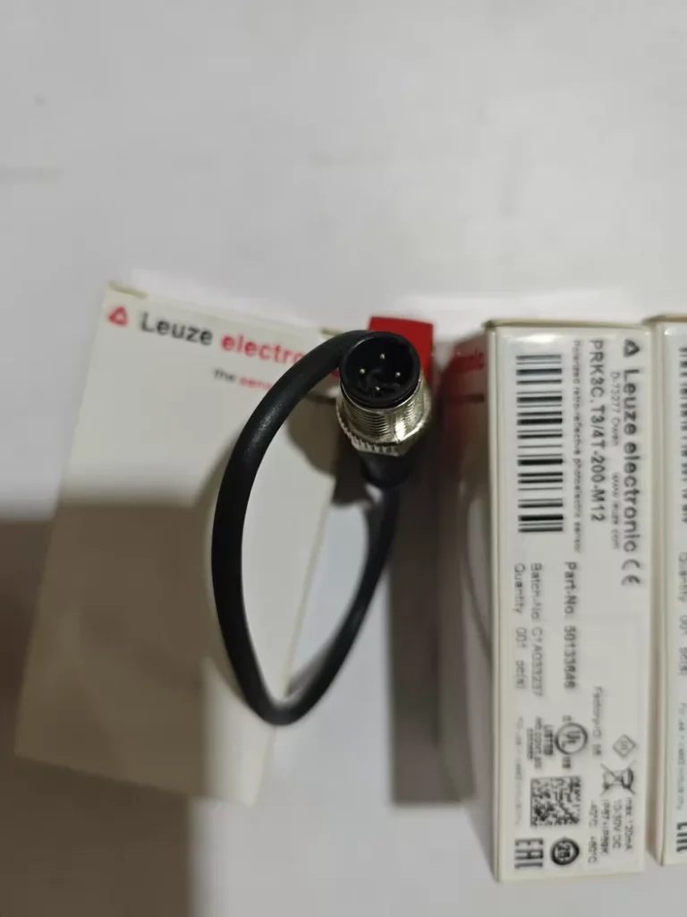 Leuze electronic Photoelectric Sensor PRK3C.T3/4T-200-M12 thumbnail