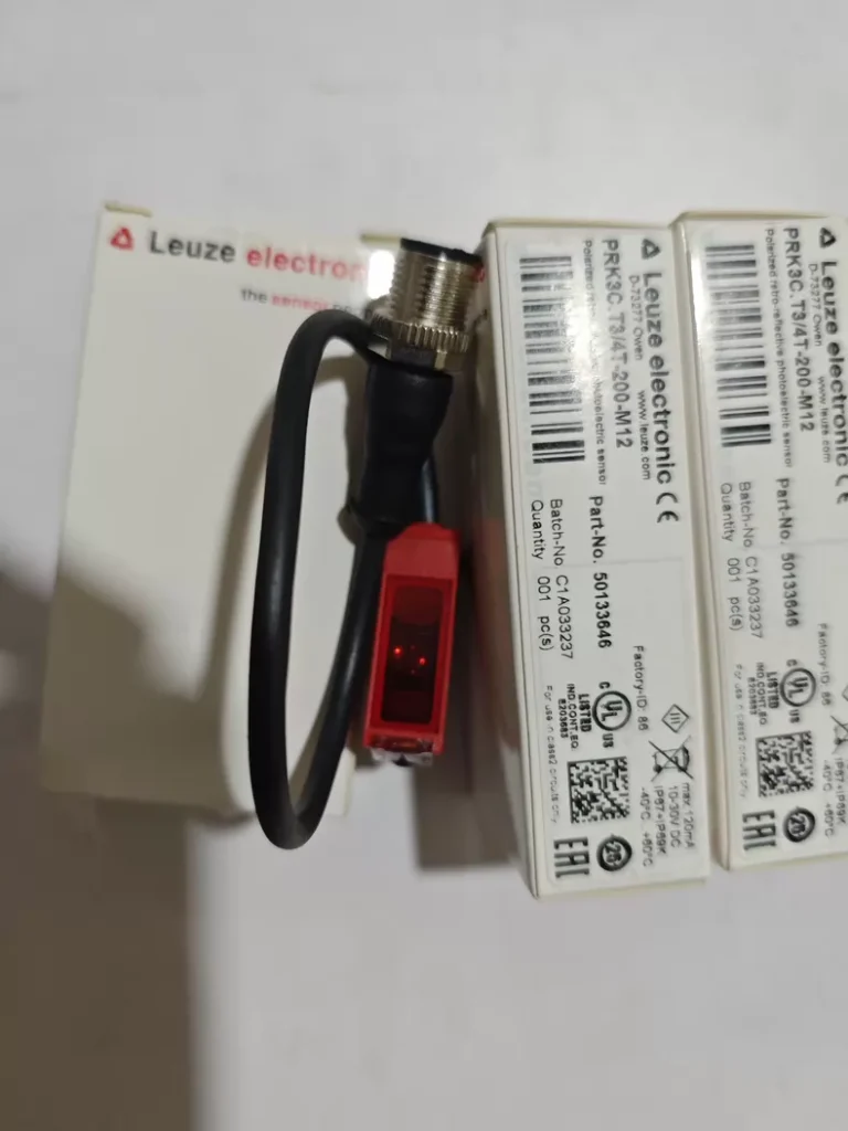 Leuze electronic Photoelectric Sensor PRK3C.T3/4T-200-M12 thumbnail