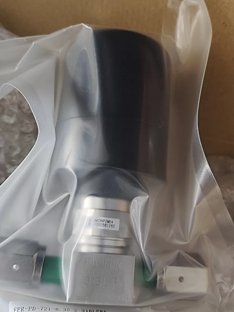 Fujikin FPR-PD-721-6.35-2-316LP Diaphragm Valve