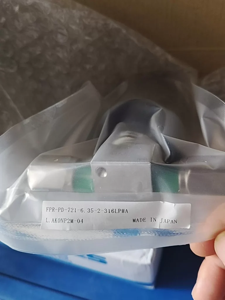 Fujikin FPR-PD-721-6.35-2-316LP Diaphragm Valve thumbnail