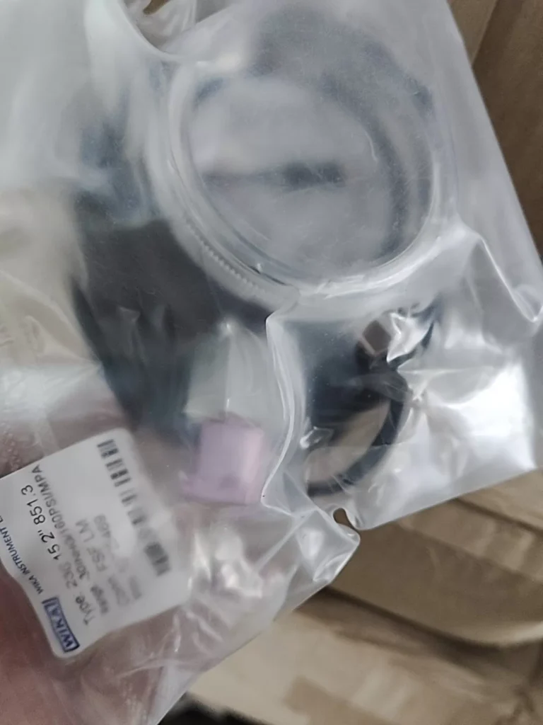 WIKA 30INHG/160PSI/MPA Pressure Gauge thumbnail