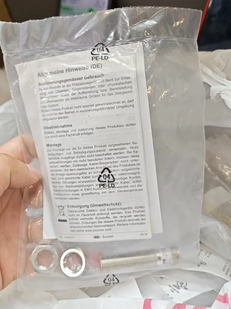 baumer 12P37B3/S14L Proximity switch thumbnail