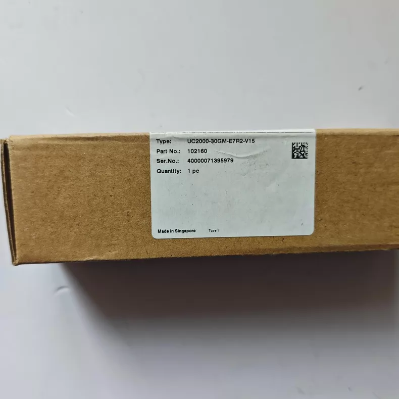 Pepperl+Fuchs Ultrasonic Sensor UC2000-30GM-E7R2-V15 thumbnail