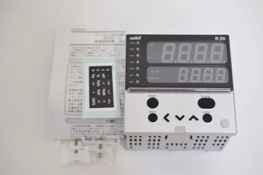 Azbil R36TC0UA2300 Controller thumbnail