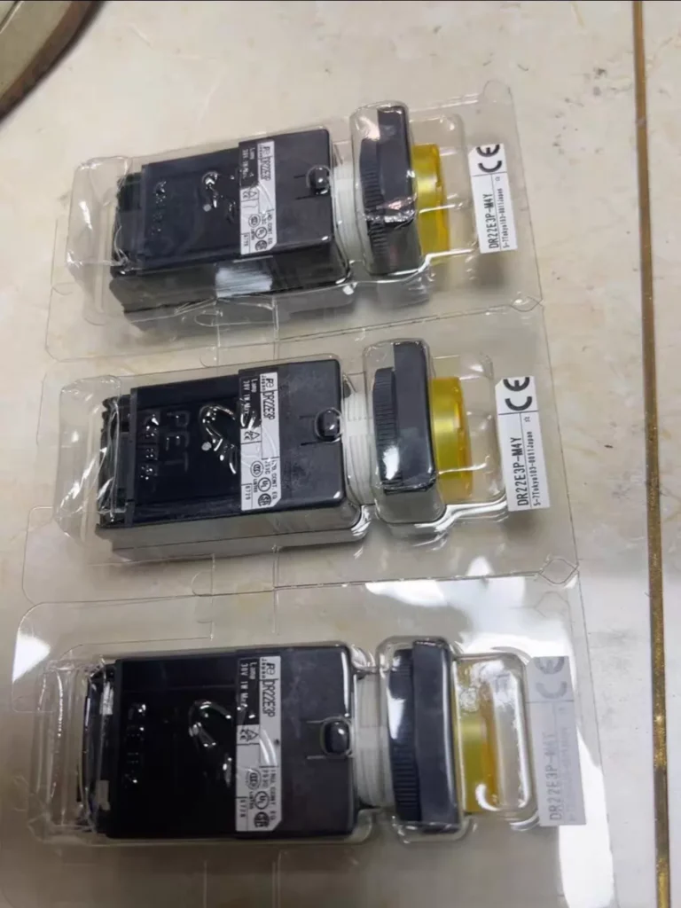 Fuji Electric DR22E3P-M4Y Switch