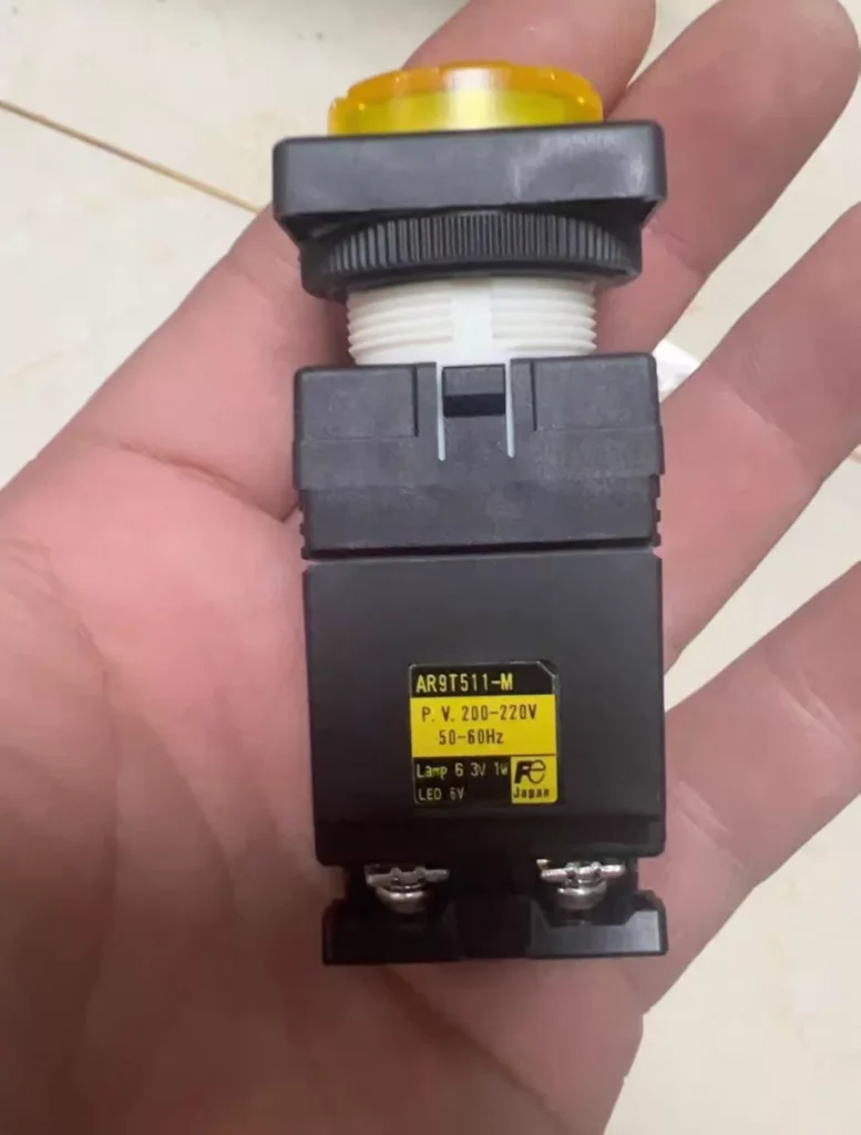 Fuji Electric DR22E3P-M4Y Switch thumbnail