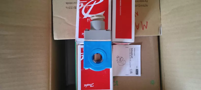 Danfoss 018F6714 Solenoid Valve thumbnail