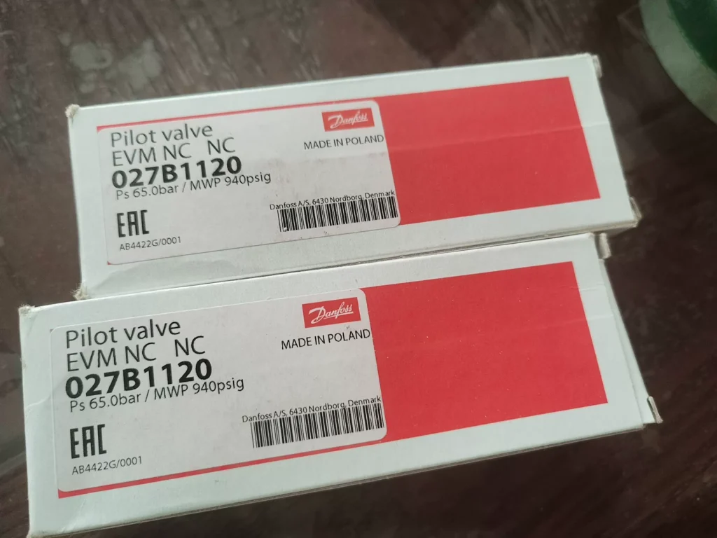 Danfoss 027B1120 Solenoid Valve