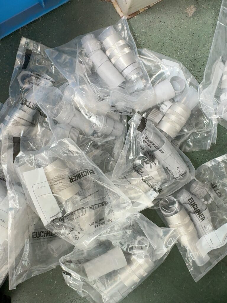 Euchner SR 6 EF 013176 Connector thumbnail