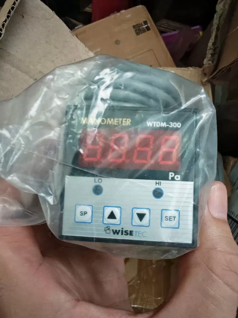 WISETEC WTDM-300-4-500-D24 Pressure Gauge thumbnail