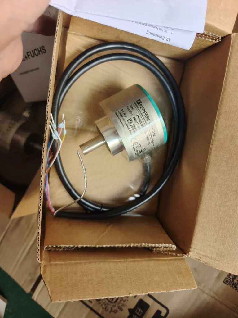 Pepperl+Fuchs Encoder ENI58IL-S10CA5-1000UD1-R thumbnail