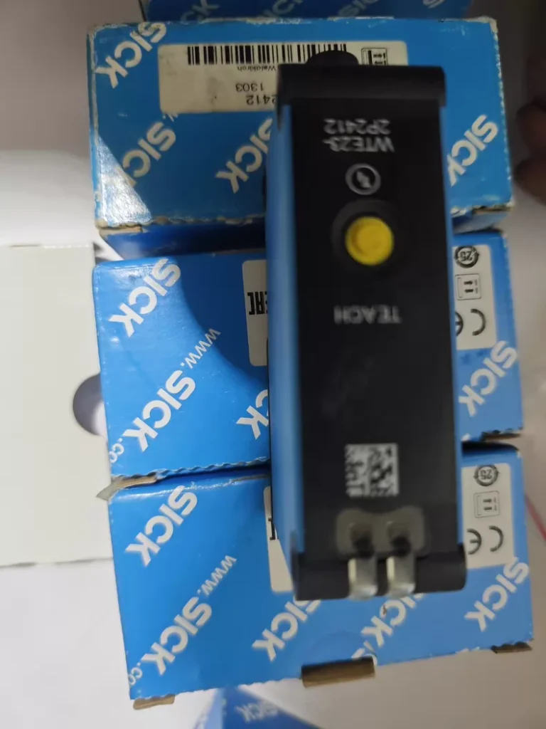 SICK Photoelectric Sensor WTE23-2P2412 thumbnail