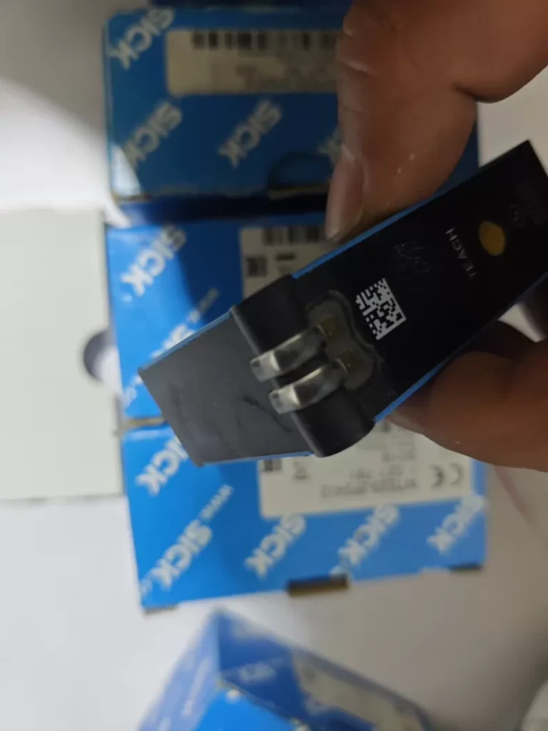 SICK Photoelectric Sensor WTE23-2P2412 thumbnail