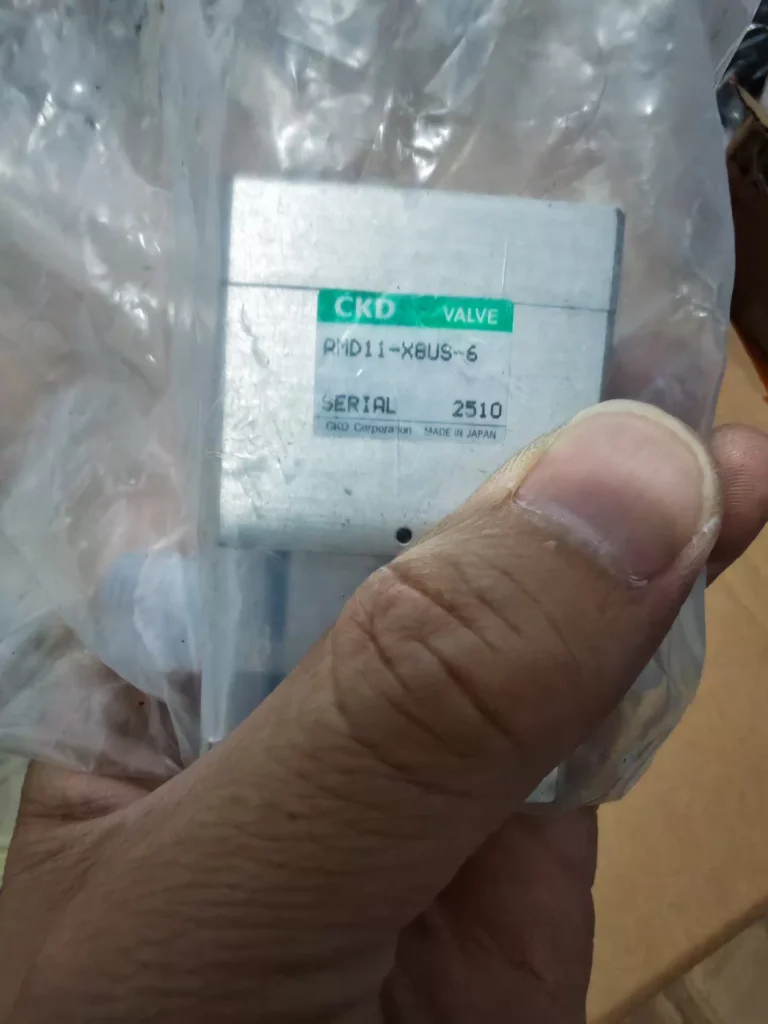CKD AMD11-X8US-6 Valve