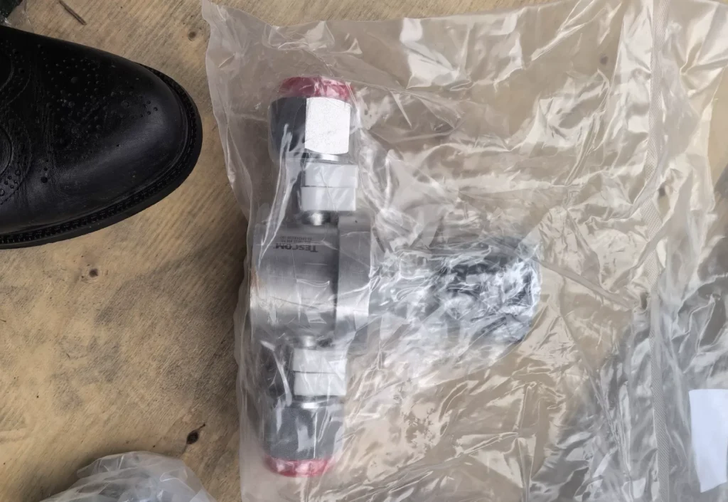 TESCOM 64-5443KRC20-102 Valve thumbnail