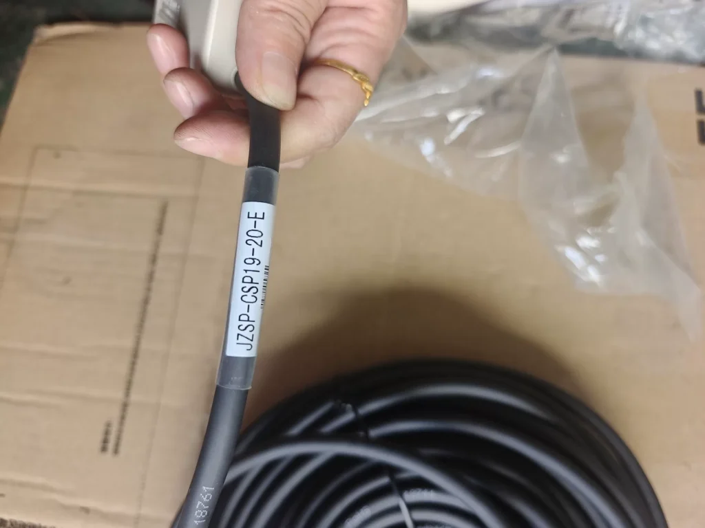 Yaskawa Servo Motor JZSP-CSP19-20-E thumbnail