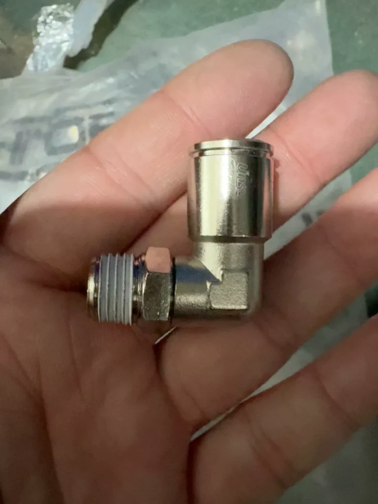 Univorns KZQ204-10-02-J Fitting thumbnail