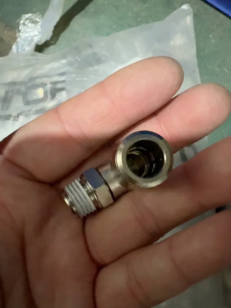 Univorns KZQ204-10-02-J Fitting thumbnail