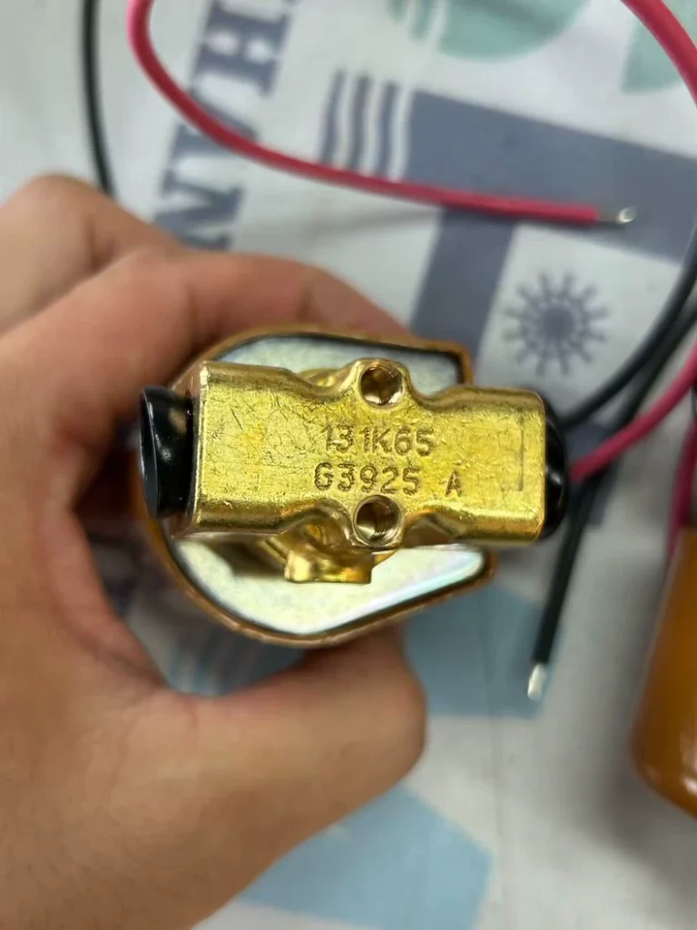Parker Solenoid Valve 131K65 G3925 A thumbnail