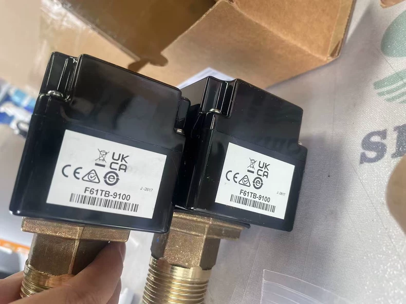 Johnson Controls Flow Switch F61TB-9100 thumbnail
